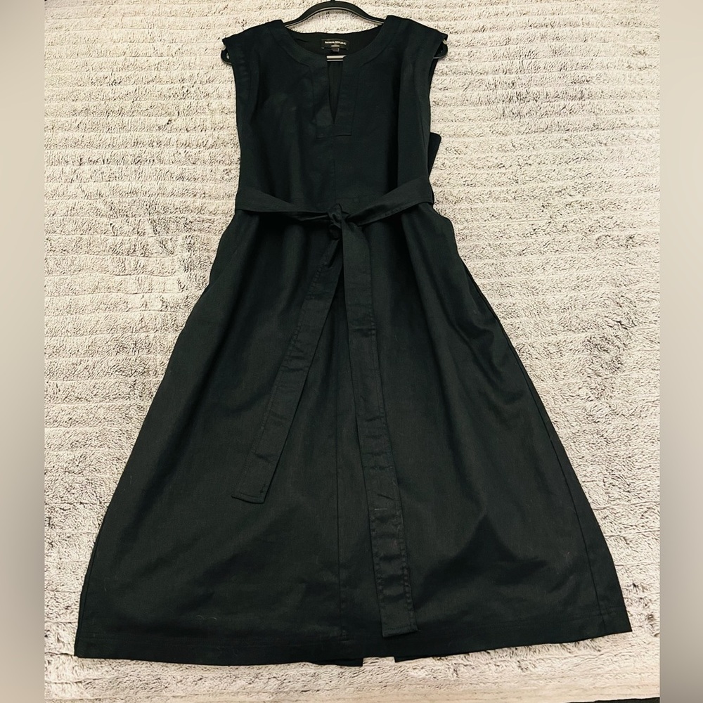 Banana Republic | black linen blend dress | fully lined | sleeveless | pockets